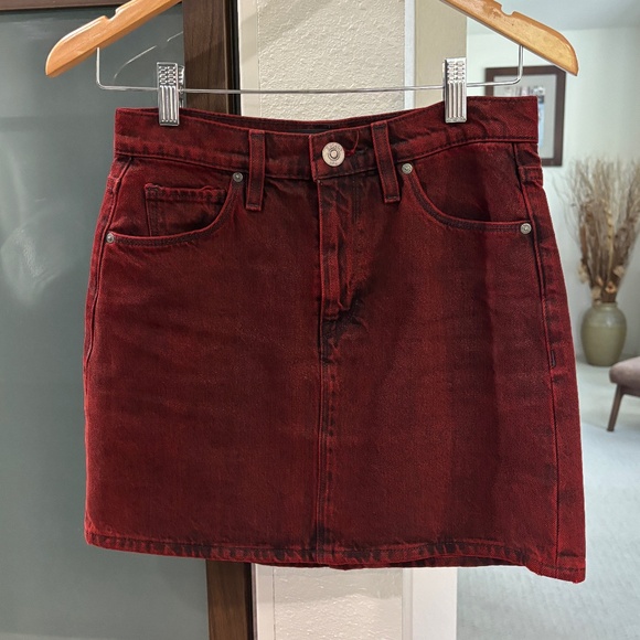 Hudson "Viper" Denim Mini Skirt - Burgundy/Maroon Size 24 - Picture 3 of 10